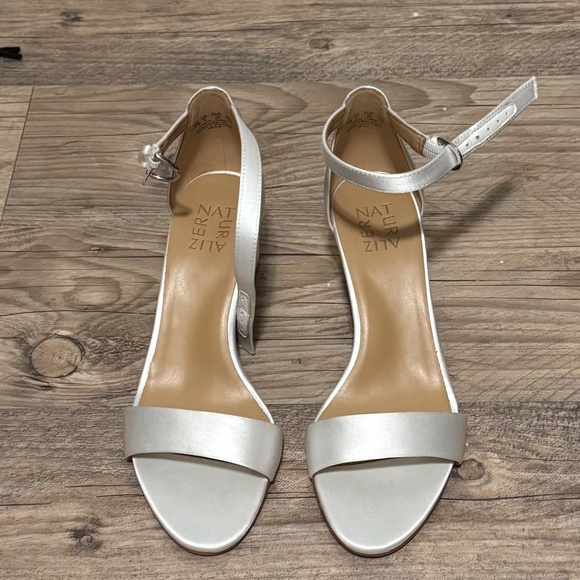 Naturalizer Vera Ankle Strap Sandal - Picture 2 of 4